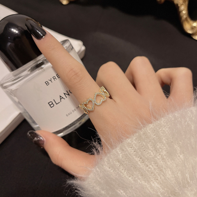 CONNECT THE LOVE RING.