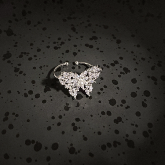 BUTTERFLY RING