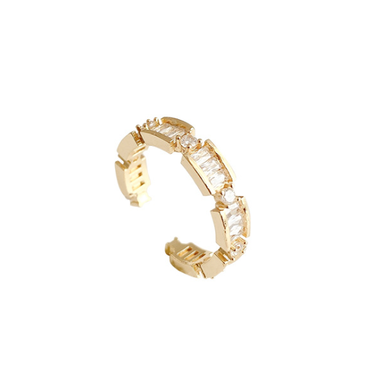 FRENCH CLAY DIAMOND RING FINGER