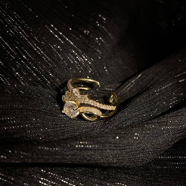 LOVE DIAMOND CONNECTING RING.