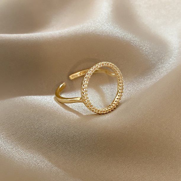 CIRCLE RING