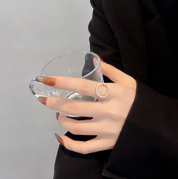 CIRCLE RING