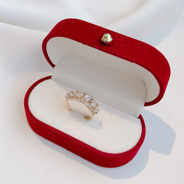 A RING WITH SOME PEARLS.