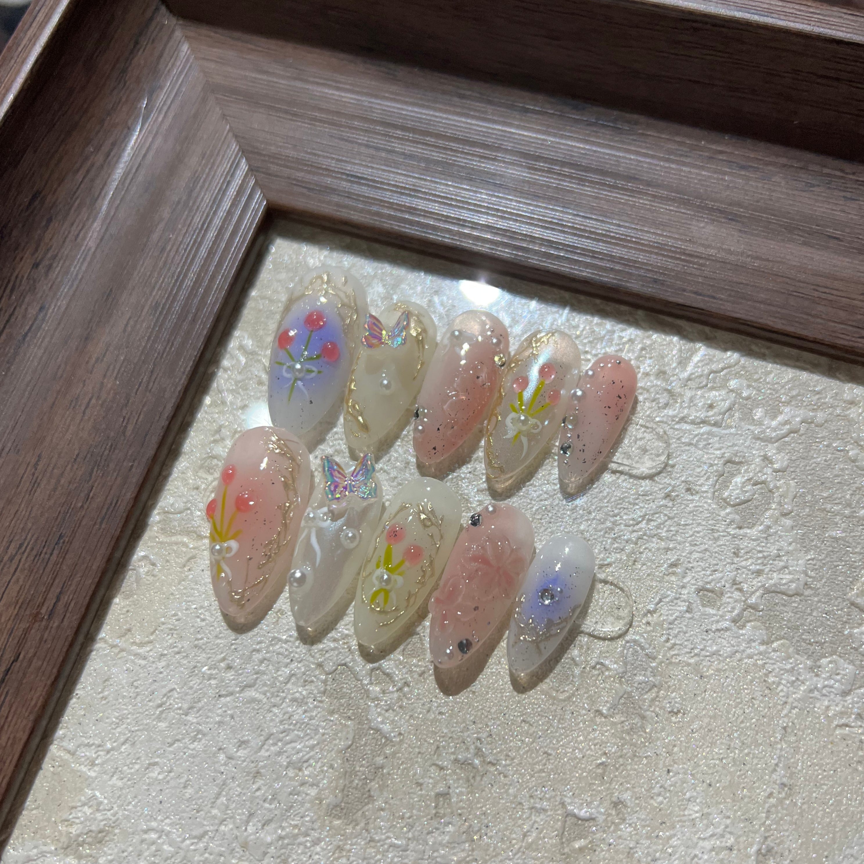 SPRING-TEN PIECES OF HANDCRAFTED PRESS ON NAIL