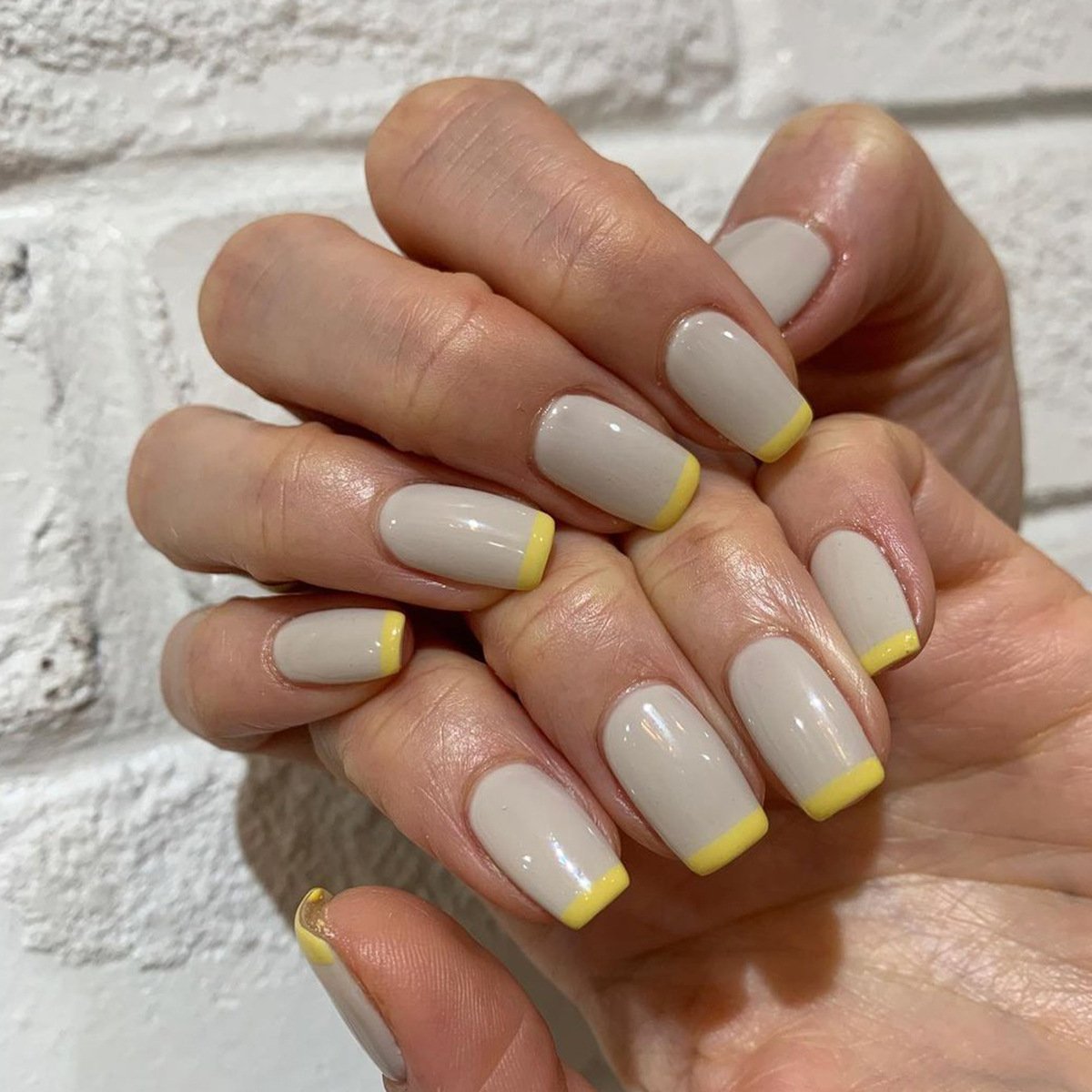 FRENCH TIPS-GRAY YELLOW
