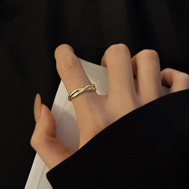 SIMPLE INTERLACED RING