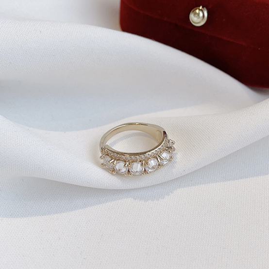 A RING WITH SOME PEARLS.
