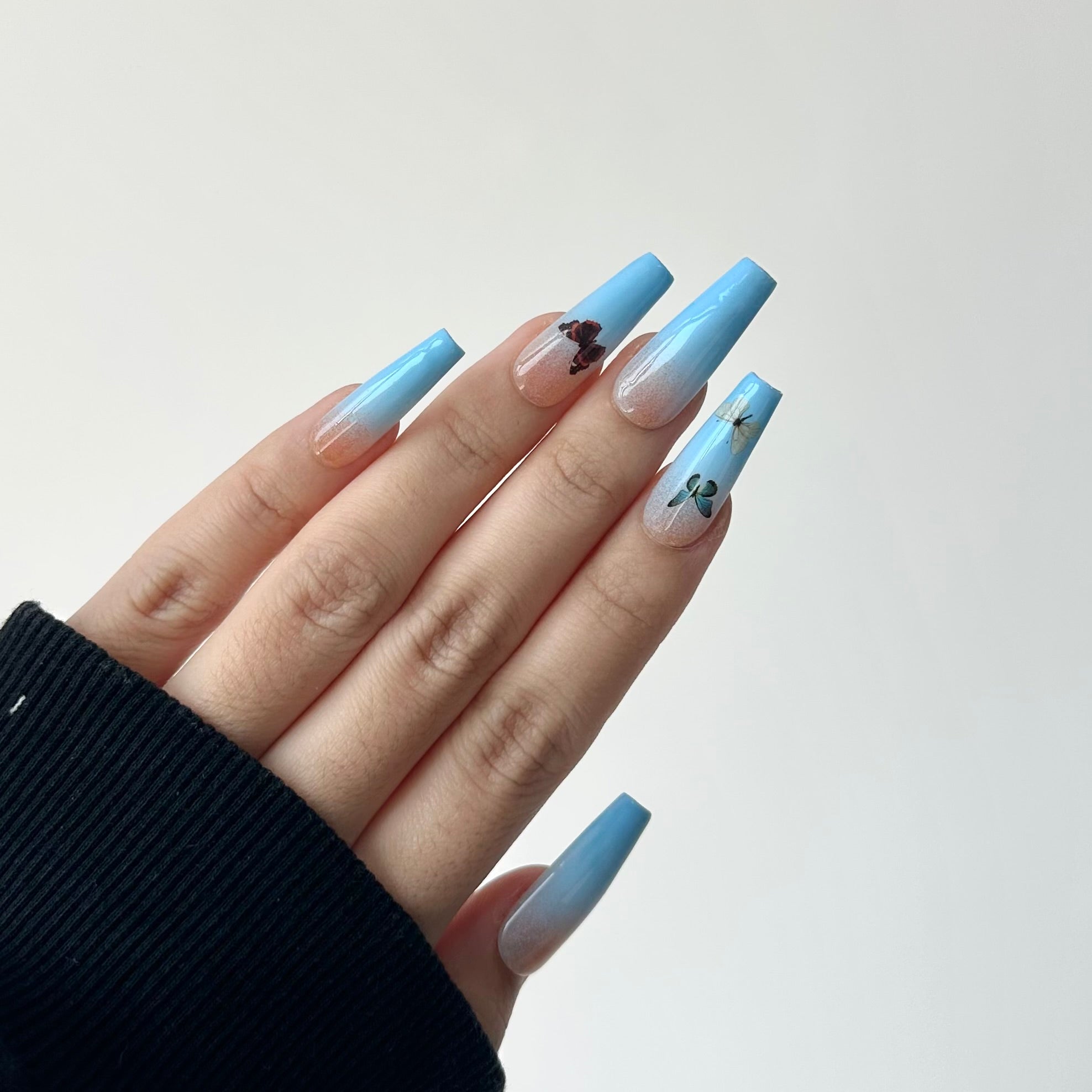 【HANDMADE】BLUE BUTTERFLY DREAM- TEN PIECES OF HANDCRAFTED PRESS ON NAIL