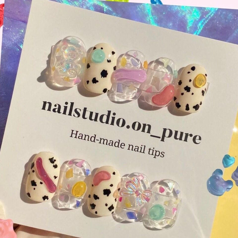 KIKI-TEN PIECES OF HANDCRAFTED PRESS ON NAIL