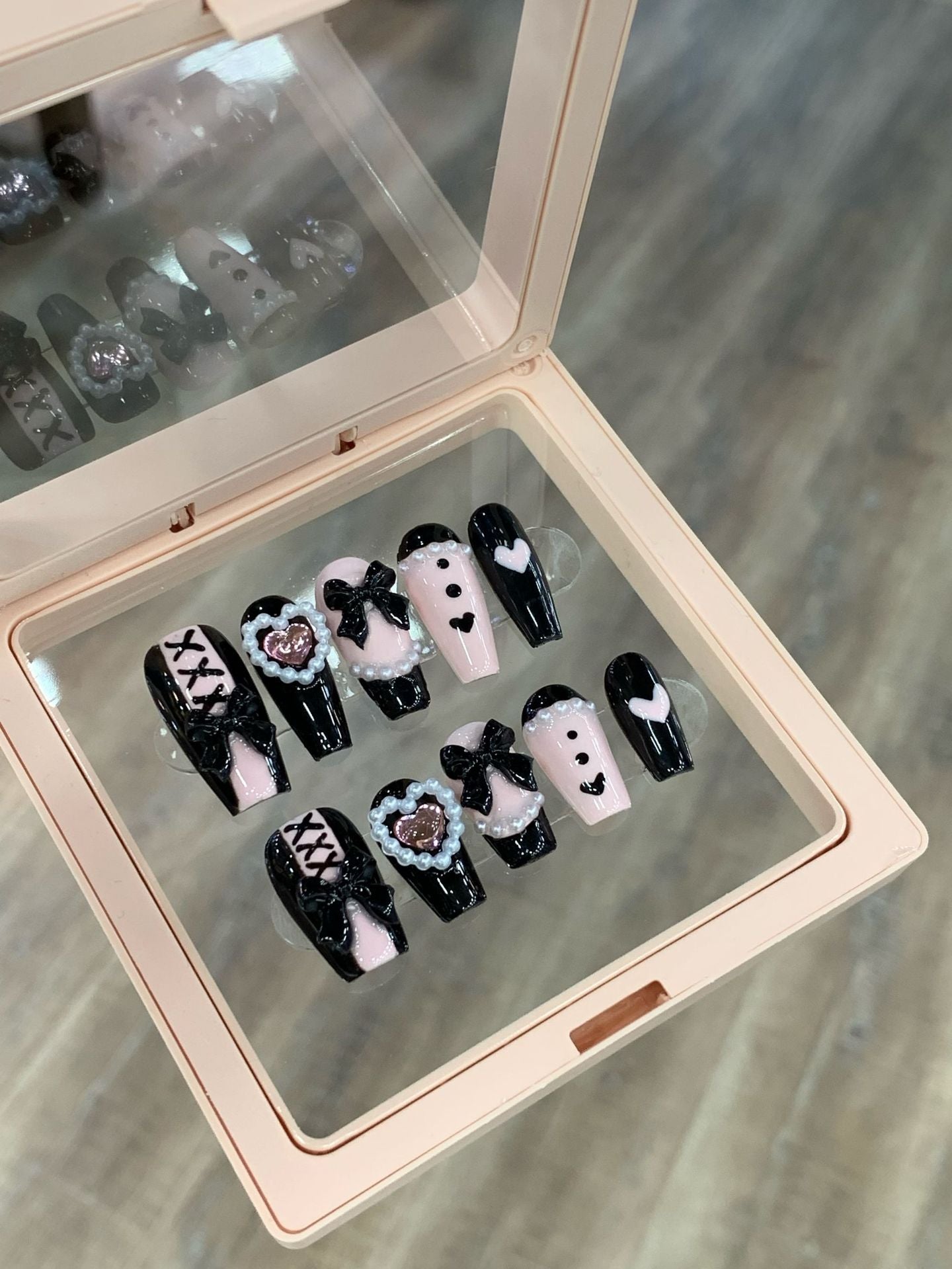 BLACK PINK PEACH HEART-TEN PIECES OF HANDCRAFTED PRESS ON NAIL