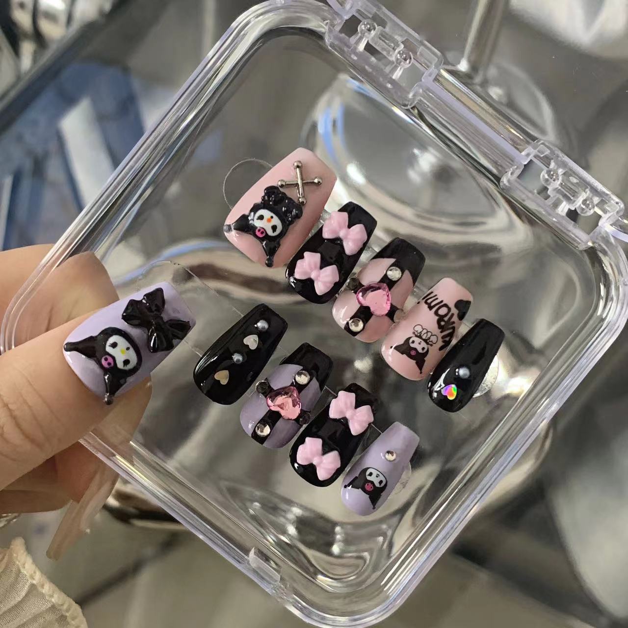 KUROMI-TEN PIECES OF HANDCRAFTED PRESS ON NAIL